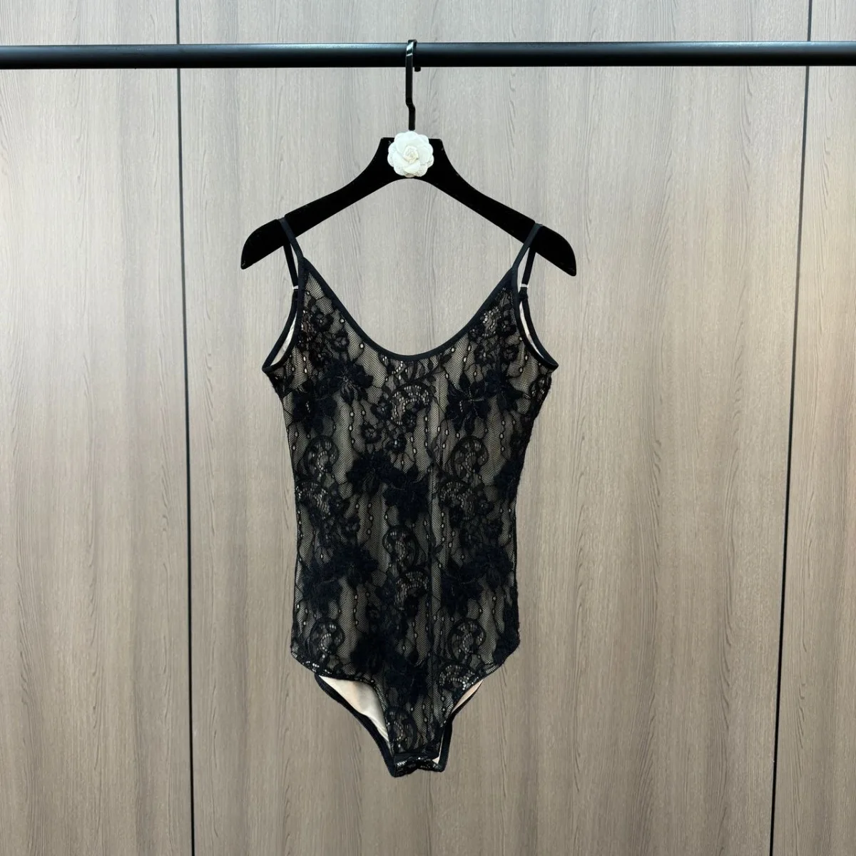 2026 New Arrival Women's Y2K Bodysuit Style Backless Lace Camisole Spring Summer Slim Fit White Tank Top for Outerwear