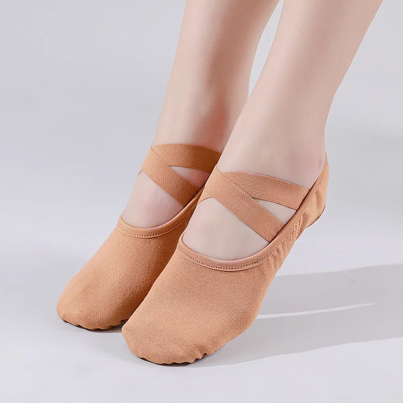 Fully elastic fabric soft soles training dancing shoes cat paw body shape ballet dancing showing dance shoes