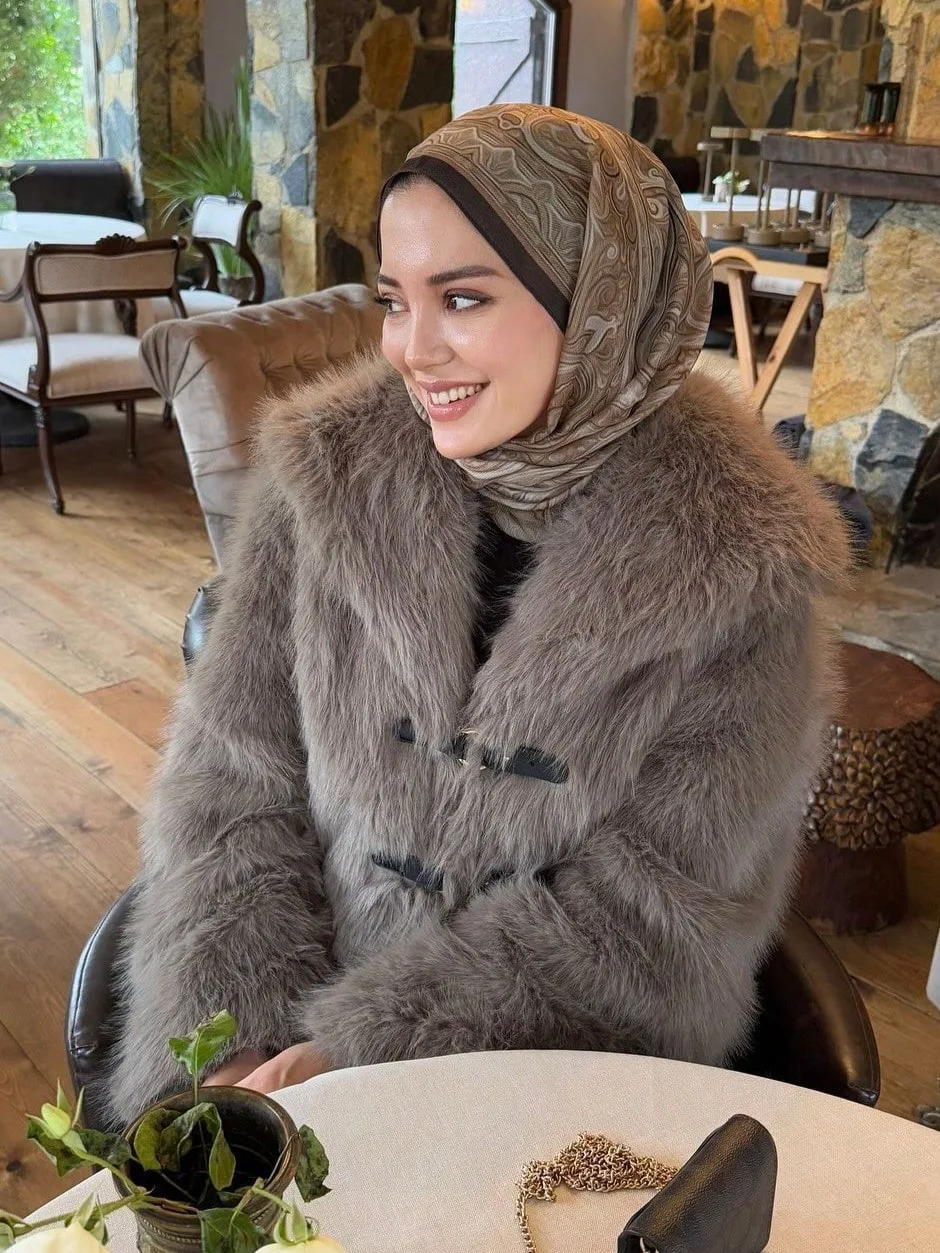 Abrigos de leopardo de piel sintética para mujer, ajustados, para baile, totalmente modernos, térmicos, puros, resistentes al viento, ceñidos, de longitud media, fluidos y delgados