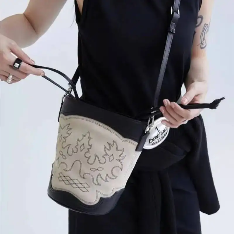 

Bloom Vintage Bucket Women New Retro Drawstring Chic Casual Crossbody Bags Ladies Haruku Aesthetic Messenger Bag Y2k