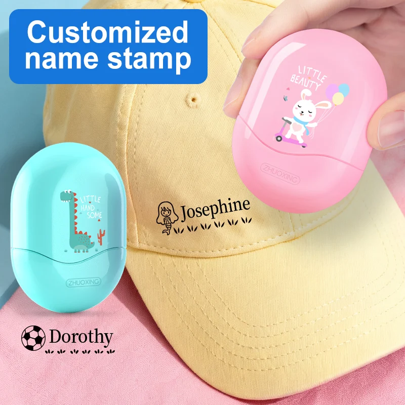 ختم اسم الطفل مصنوع يدويًا مخصص مع هدية - حبر قابل للغسل للملابس/الحفاضات واللوازم المدرسية، ختم شخصي آمن وغير سام #1