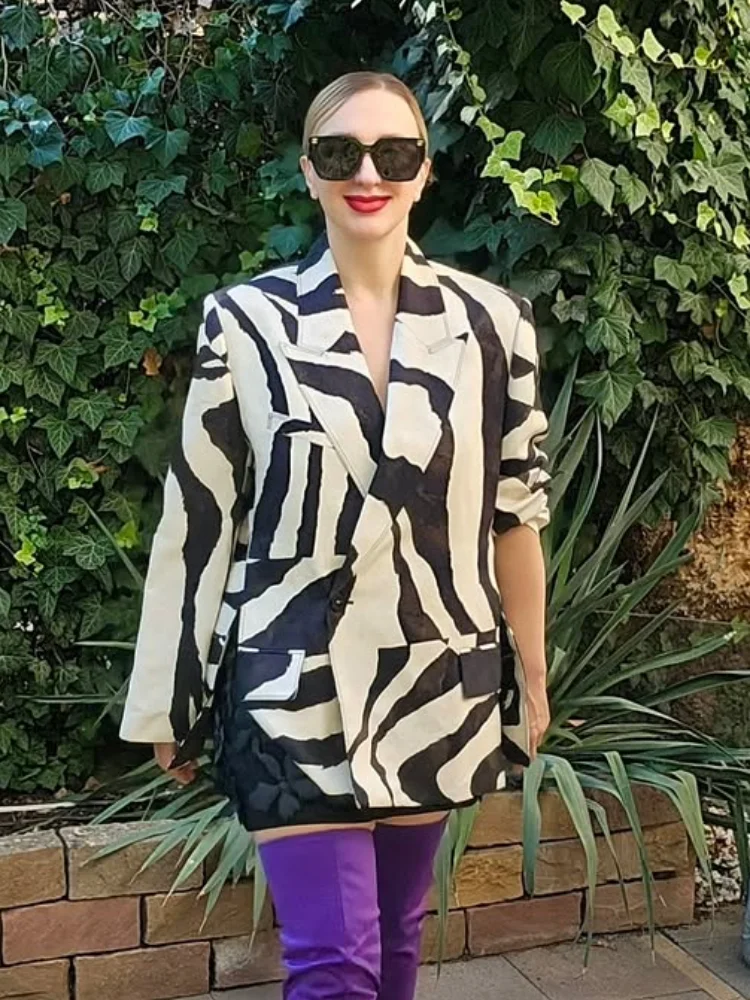 Chic Zebra Stripe Blazer Short Coats Women Full Sleeves Lapel V-neck Button Loose Jackets 2026 Lady Daily Street Outerwear New