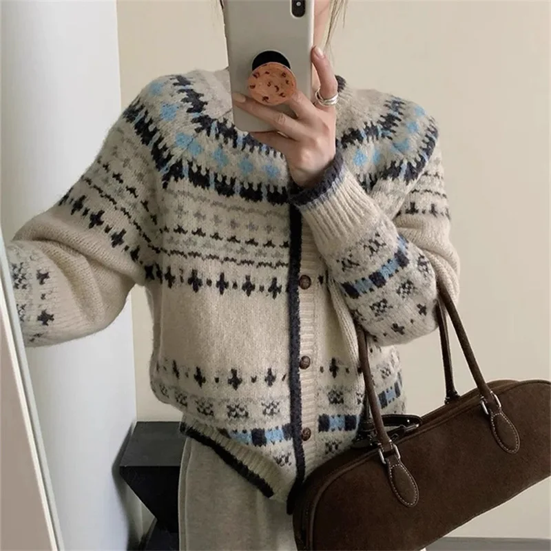 

Warm Knitted Sweater Jacket for Women, Autumn and Winter 2025 New Style, Loose and Slimming, Single Breasted Long Sleeved Top