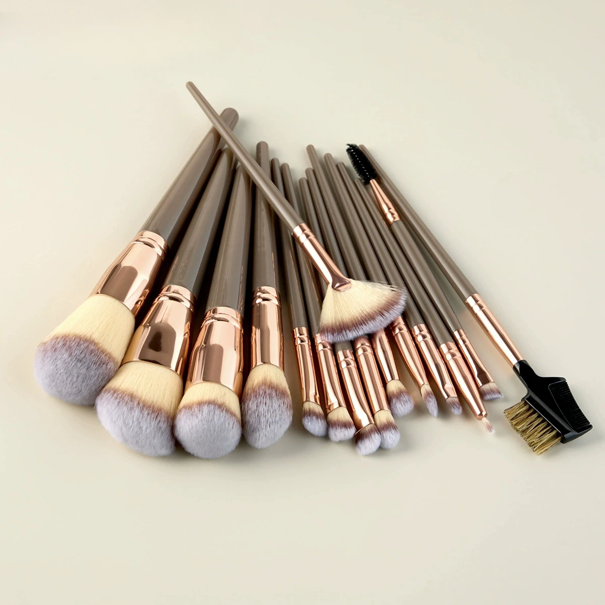 Ensemble de pinceaux de maquillage professionnels en poils synthétiques, haute qualité, fond de teint, contour, fard à barrage, 15 pièces