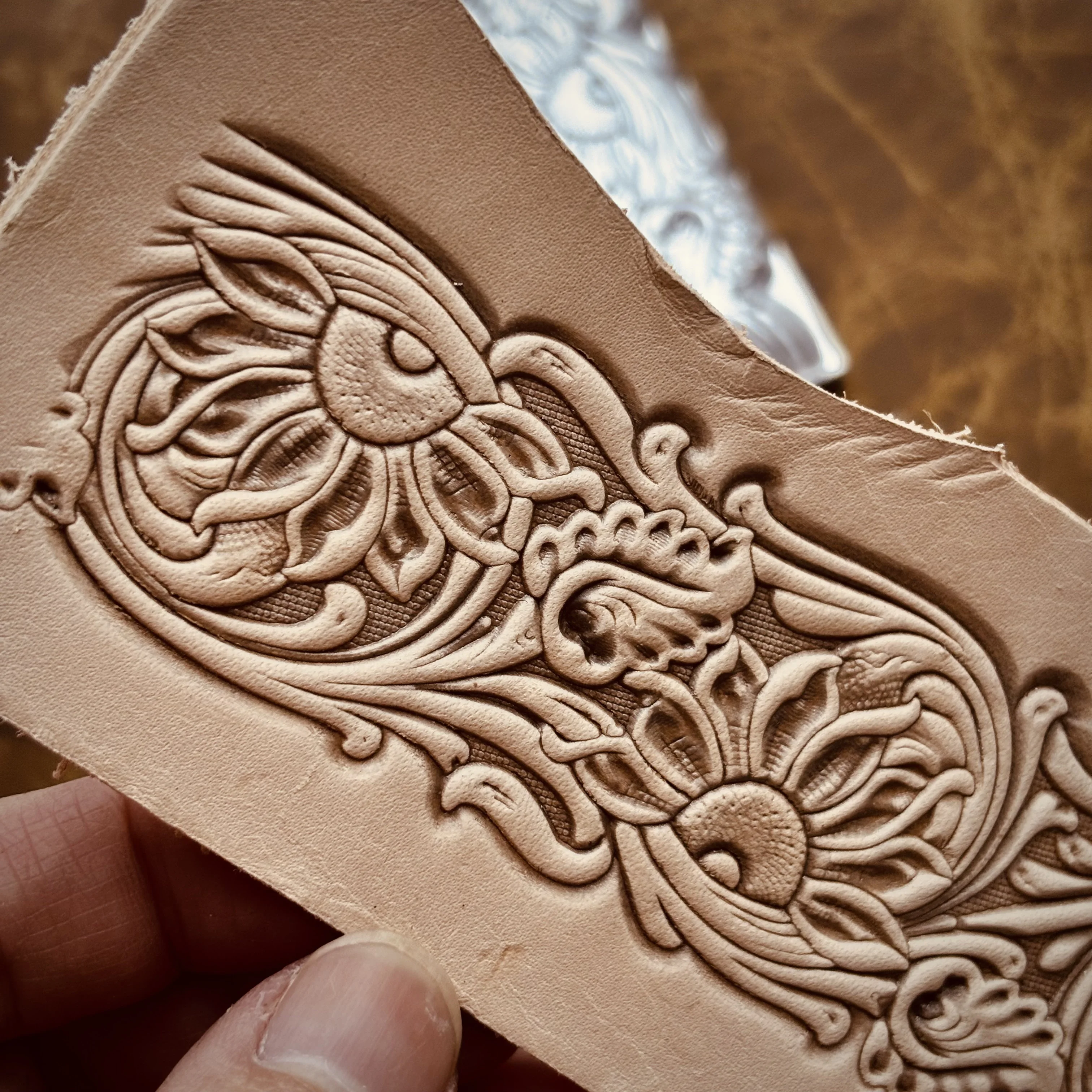 3D Sunflower Pattern Leather Embossing Mold Aluminum Alloy Belt Stamp Heat Stamps Leather Craft Tool Carving Hydraulic Pressing