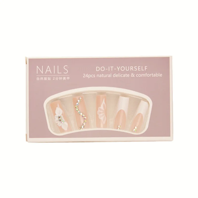 

Wear a long nail piece, a flash diamond bow nail patch.