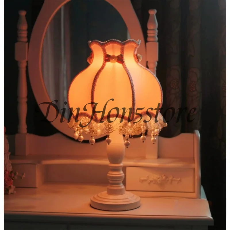 Korean Style Princess Dream Lace Desk Lamp Simple Pastoral Fabric Desk Lamp Bedside Lamp