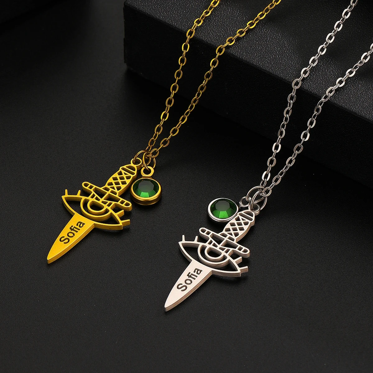 

Customized Name Skeleton Eye Blade Necklace For Women Mens Stainless Steel Jewelry Personalized Nameplate Pendant Necklaces Gift