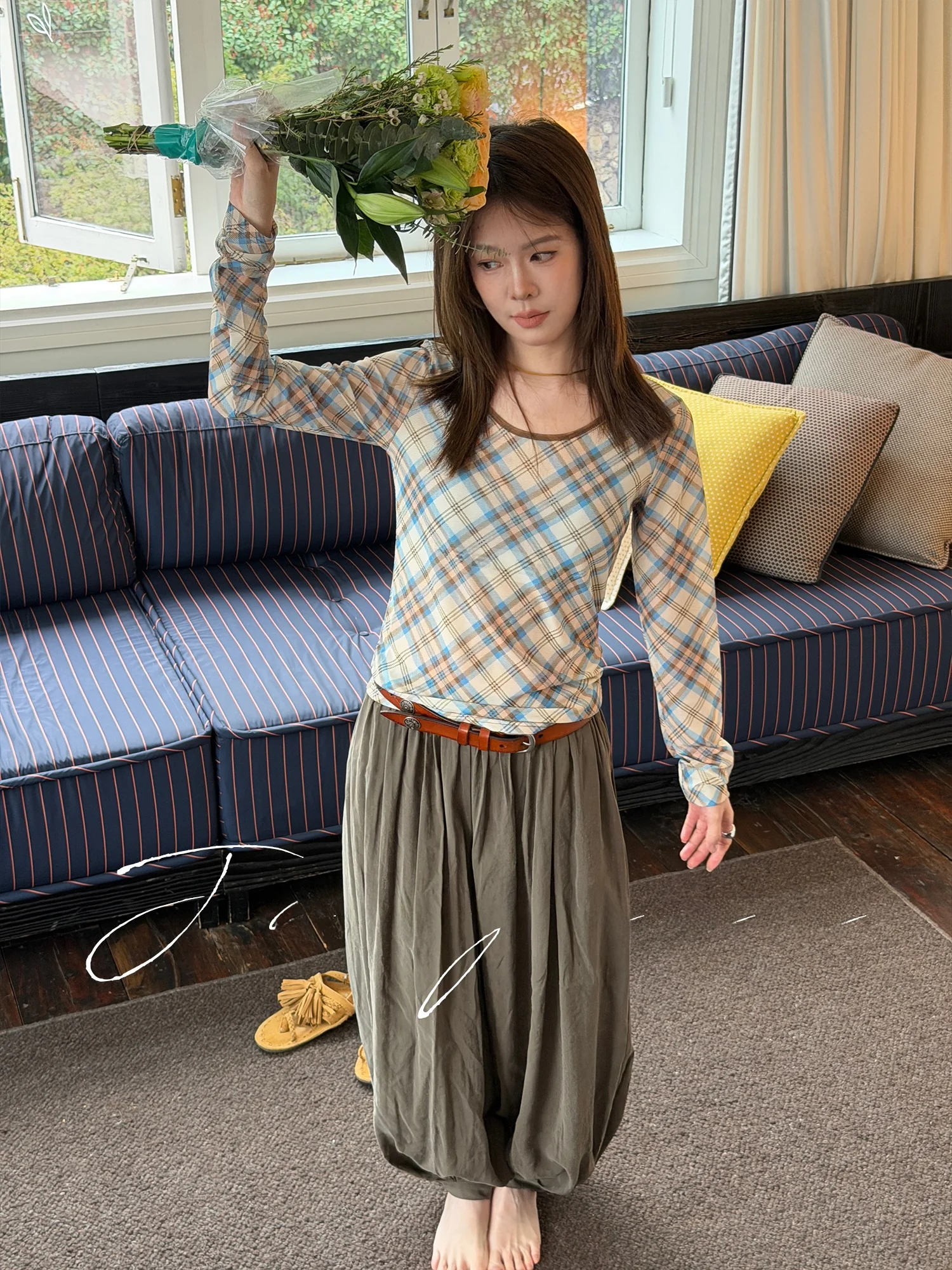 

Jaajaaa Prague Letter Vintage Color Block Lightweight Breathable Soft Long Sleeve T-Shirt Casual Straight Cut Spring Fashion