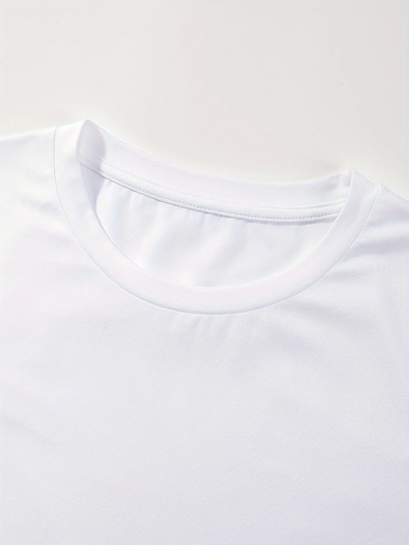 Bruce Springsteen T-shirt met grafische print, casual top met korte mouwen en ronde hals voor dames, zwart en rood "EN DE WERELD OP JE ZIJDE"