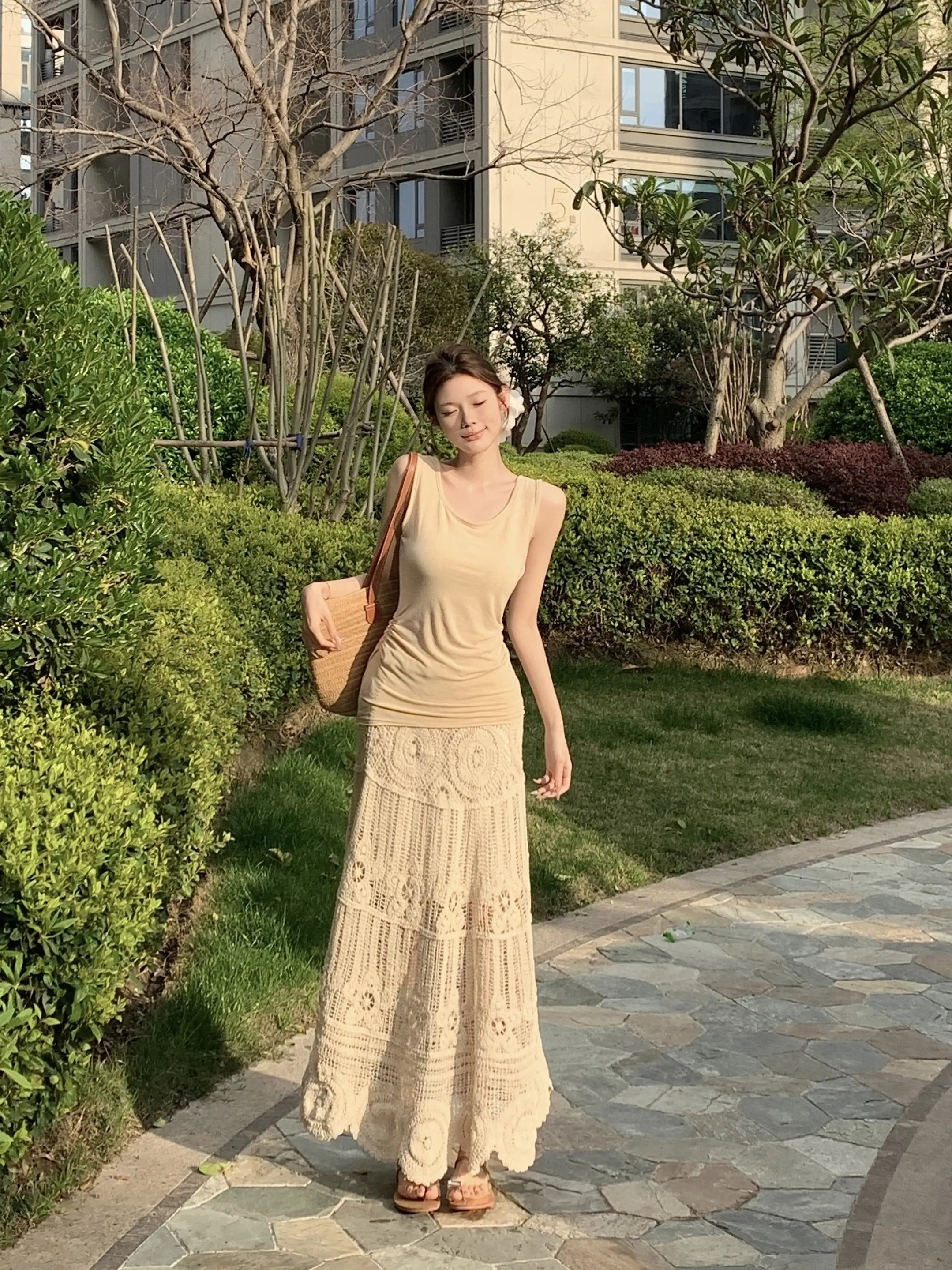 

Elegant Lace Sleeveless Women's Set Summer 2026 New Style High Waist Skirt And Tank Top Two-Piece Suit Fashionable Commute Style