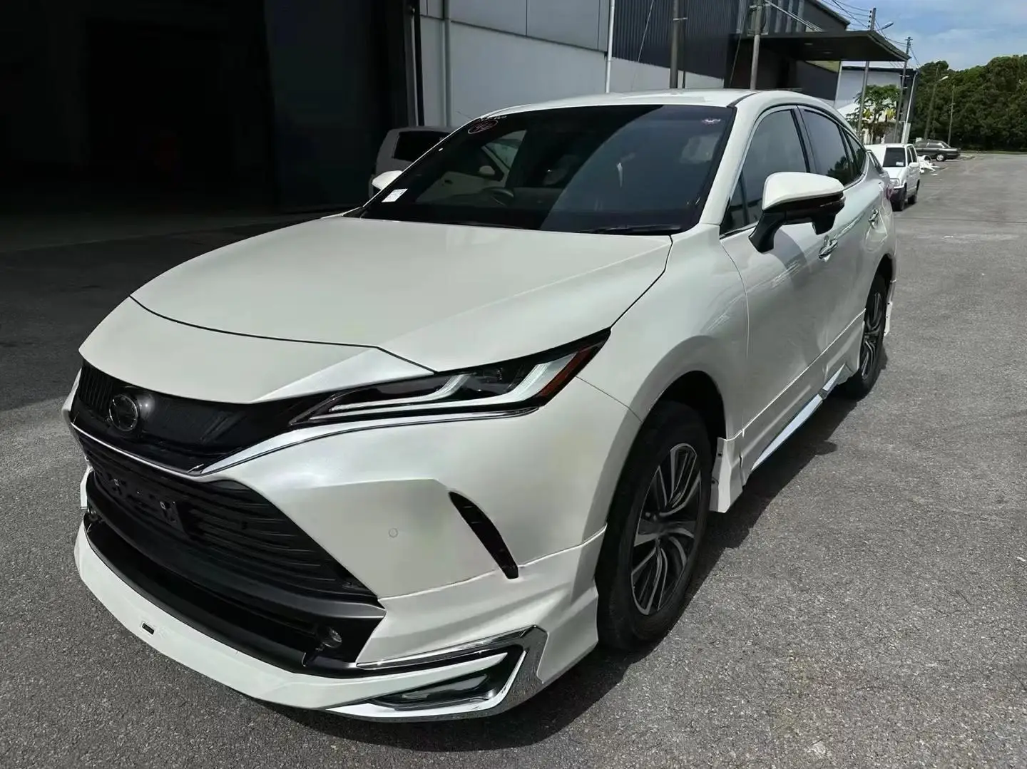

Factory Hot Selling Goor Price for To-yo-ta Harrier 2020-2022 Mode Lista M Style Body Kits Front and Rear Lips LED Grille Side S