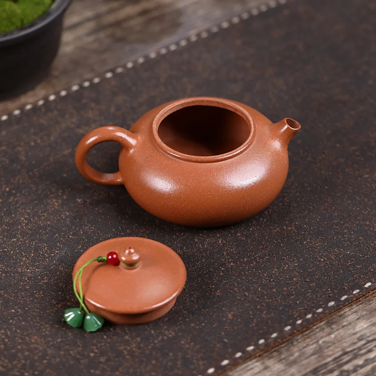 Sketch Kung Fu tea set Yixing Zisha pot handmade raw ore downhill mud referral ball hole literati Hanjiang wholesale