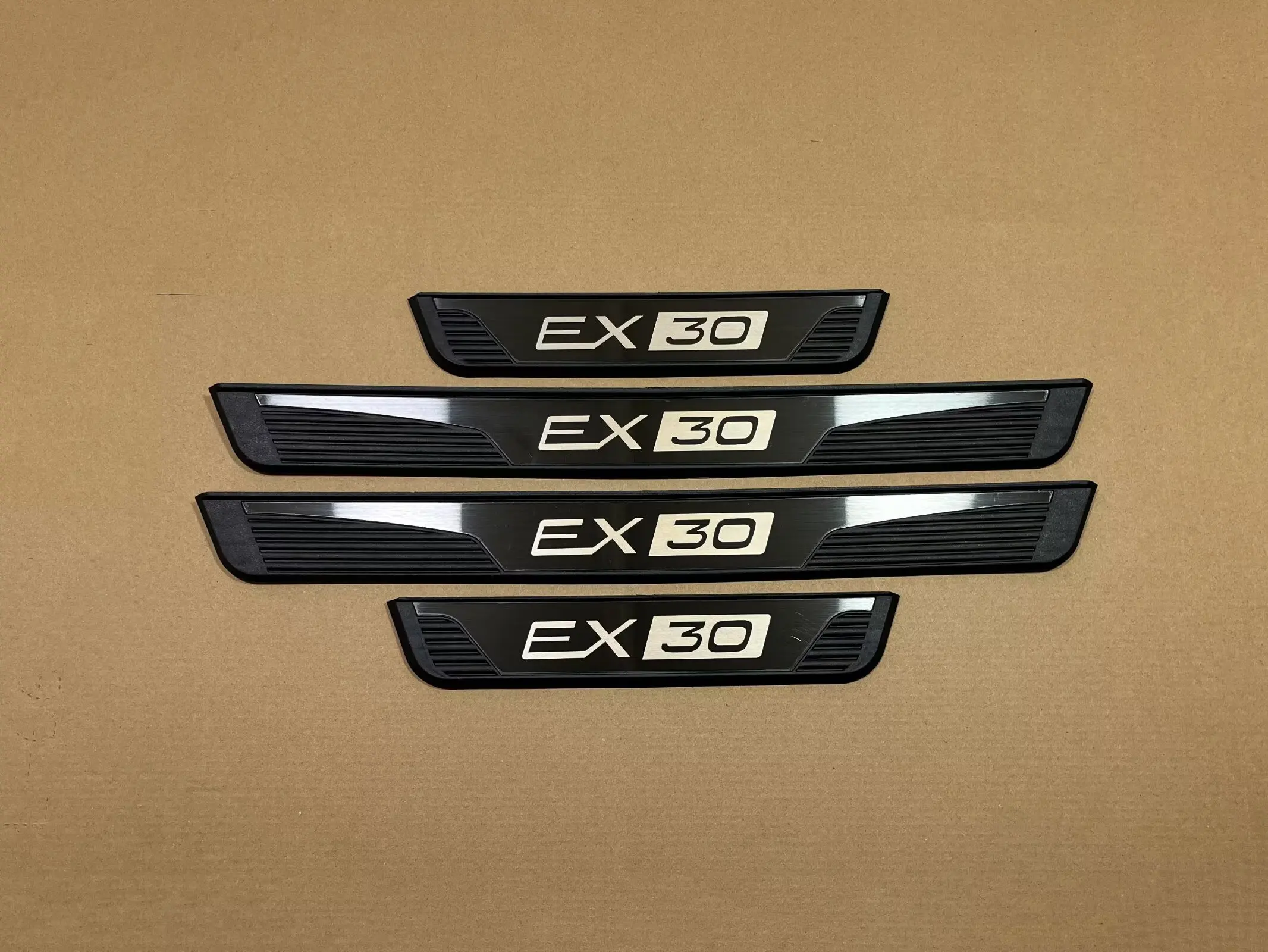 Für VOLVO EX30 EV 2022 2023 2024 2025 Auto-Türschwellenschutz Pedalabdeckung Einstiegsleisten Aufkleber Auto-Styling Zubehör – Detail 2