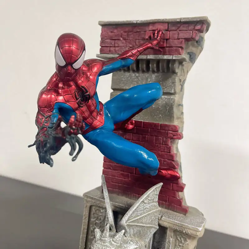 Nuevo 28cm Original araña de hierro lejos de casa veneno animación figuras periféricas versión Premium estatua adornos de coche niños Gif