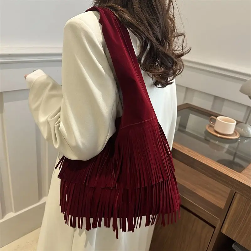 Foreign Trade Bag Large Capacity New Autumn  Winter Fringe Rad Shoulder Messenger Bag Retro Commuter Underarm Tote Good-looking