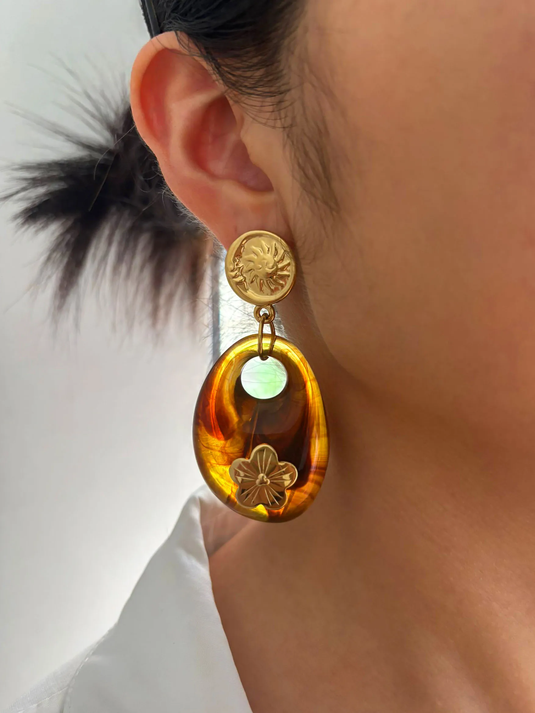 GHIDBK Vintage Simple Amber Resin Geometric Golden Flower Drop Earrings for Women Exaggerated Stainless Steel Daily Jewelry Gift