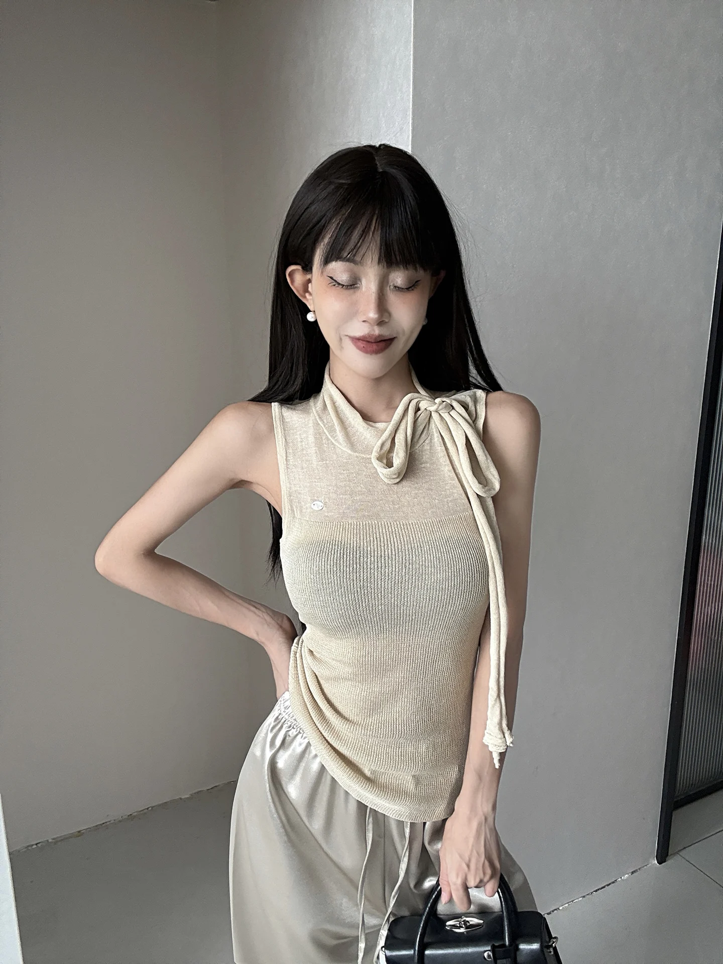 Classic Waist-Cinching Knitted Vest Women's Slim Fit Sleeveless Top with Sash High Intelligence Senior MianCun Vest