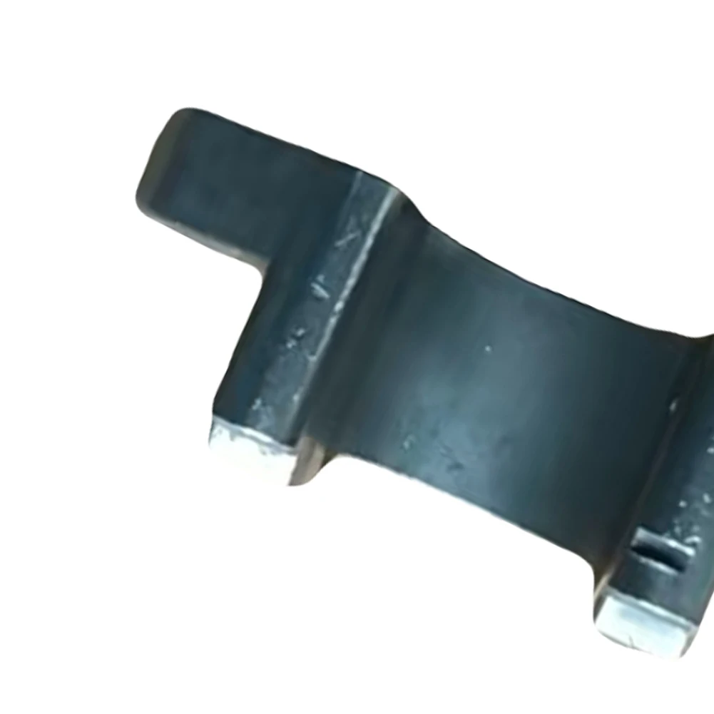 Injector Holder Assembly For BMW For 1 Series 3 Series 5 Series Engine Injector Line Flange For 135377872 For 1 3 5 Series