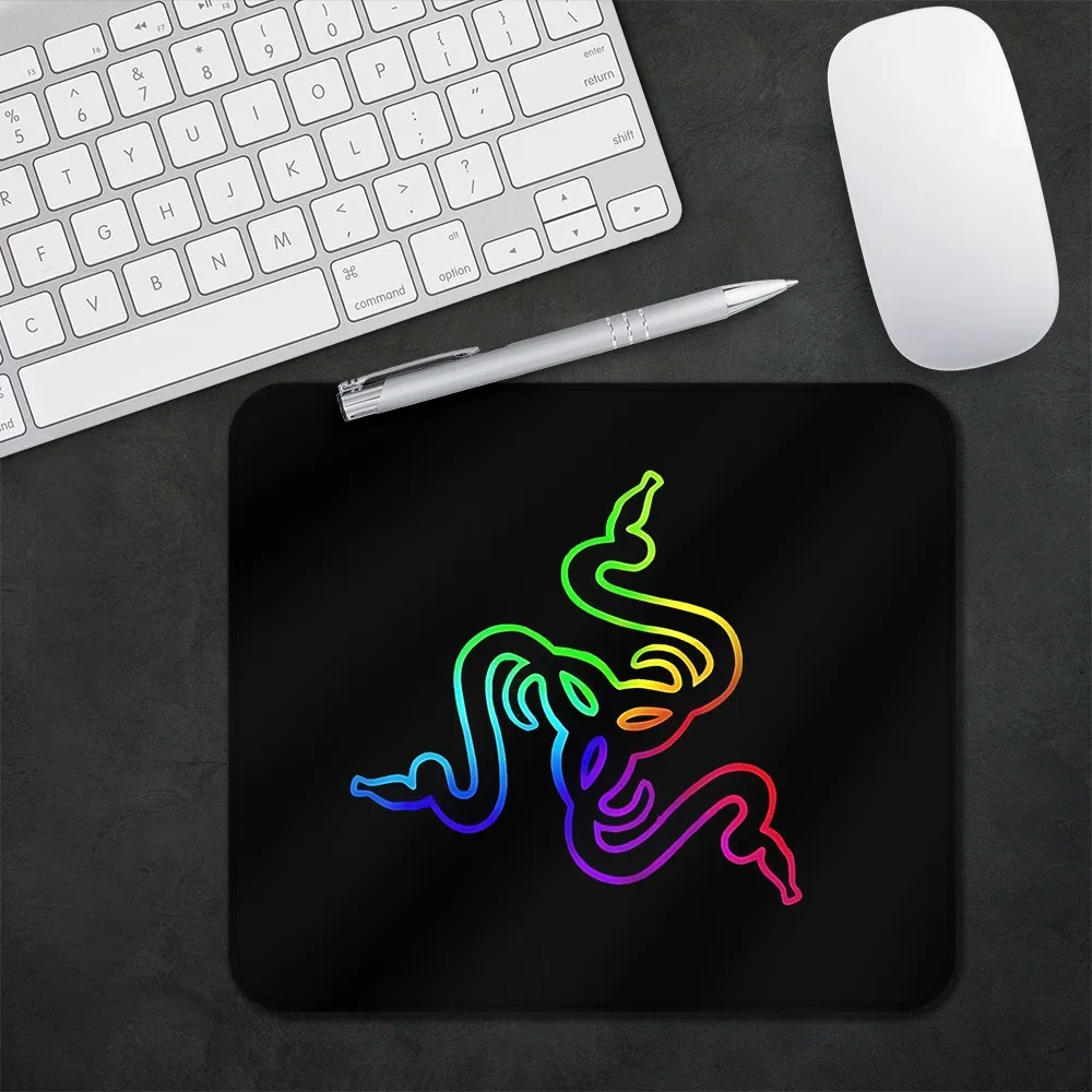 RR-RAZERS HD Printing Computer Gamers Locking Edge Non-slip Mouse Pad 25x30CM