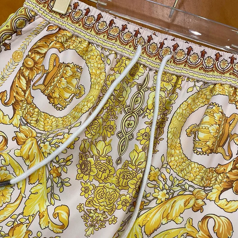 مجموعات الرجال الملكي الفاخرة نمط المحكمة 2 قطعة السراويل دعوى ملابس غير رسمية الأزهار الطباعة الرقمية قصيرة الأكمام قمصان Ropa Para Hombre