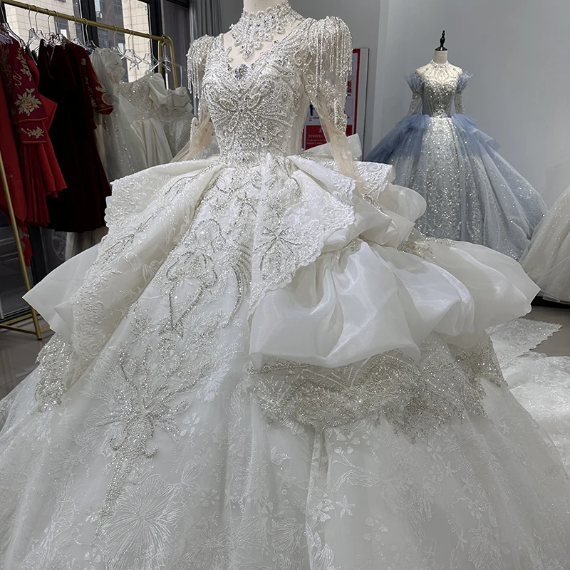 Abito da sposa Sexy di lusso avorio di fascia alta personalizzato Dubai maniche lunghe abito da sposa con perline di diamanti su misura XS005