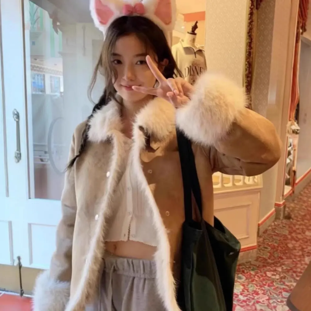 

Dongdaemun Korean Fur Jacket for Women Elegant Maomao Winter Coat Exquisite Barn Style in Stock