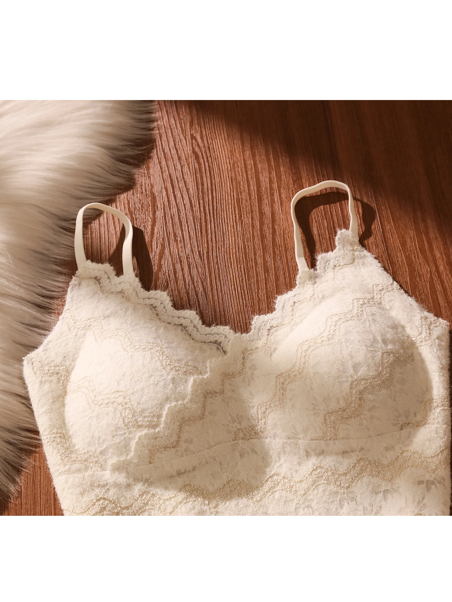 Gilet sexy con cinturino in pizzo Abbigliamento interno da donna Coppa intercata Ragazza piccante Slim Fit Base Tube Top irt V-ne Fibra di poliestere