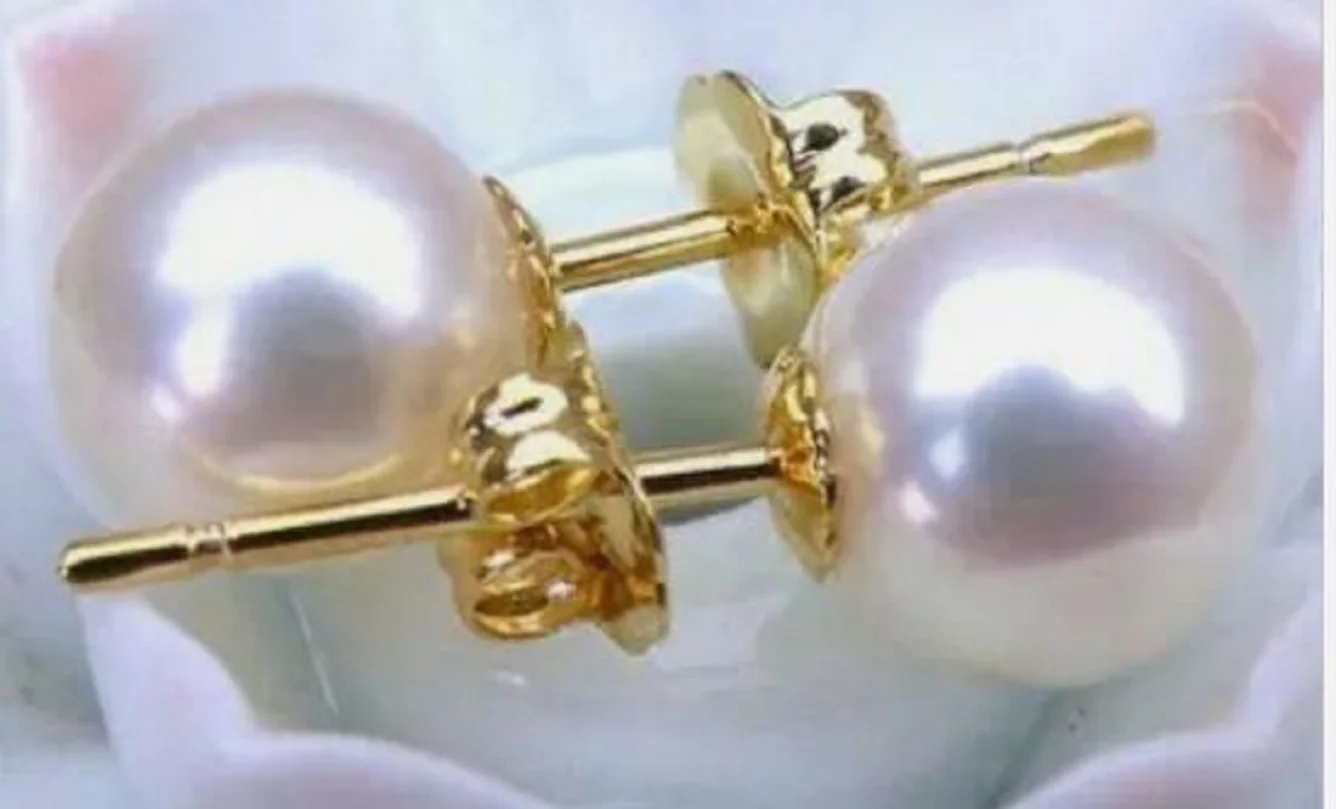 

AAAAA 8-9 mm Round Natural Akoya White Pearl Earring 14K Yellow Gold