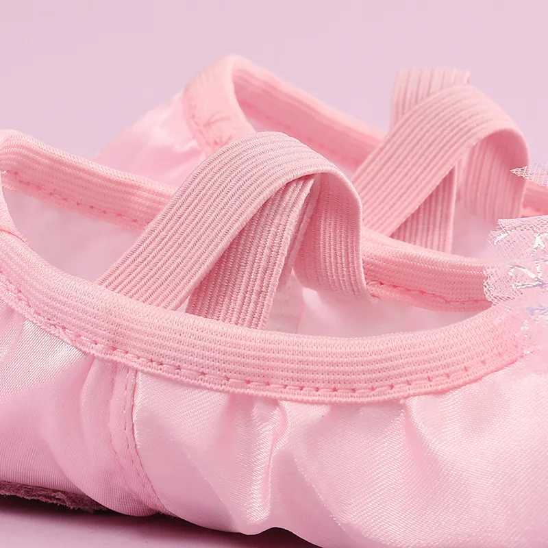 New Satin Dance Shoes Girls Soft-soled Acrobatics Cat Claw Shoes Children Performance Dancing Princess Pretty Ballerinas Shoes