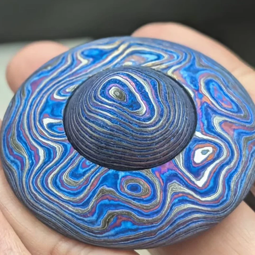 Used EDC NJT ufo carbon blue spinner fidget decompression toy