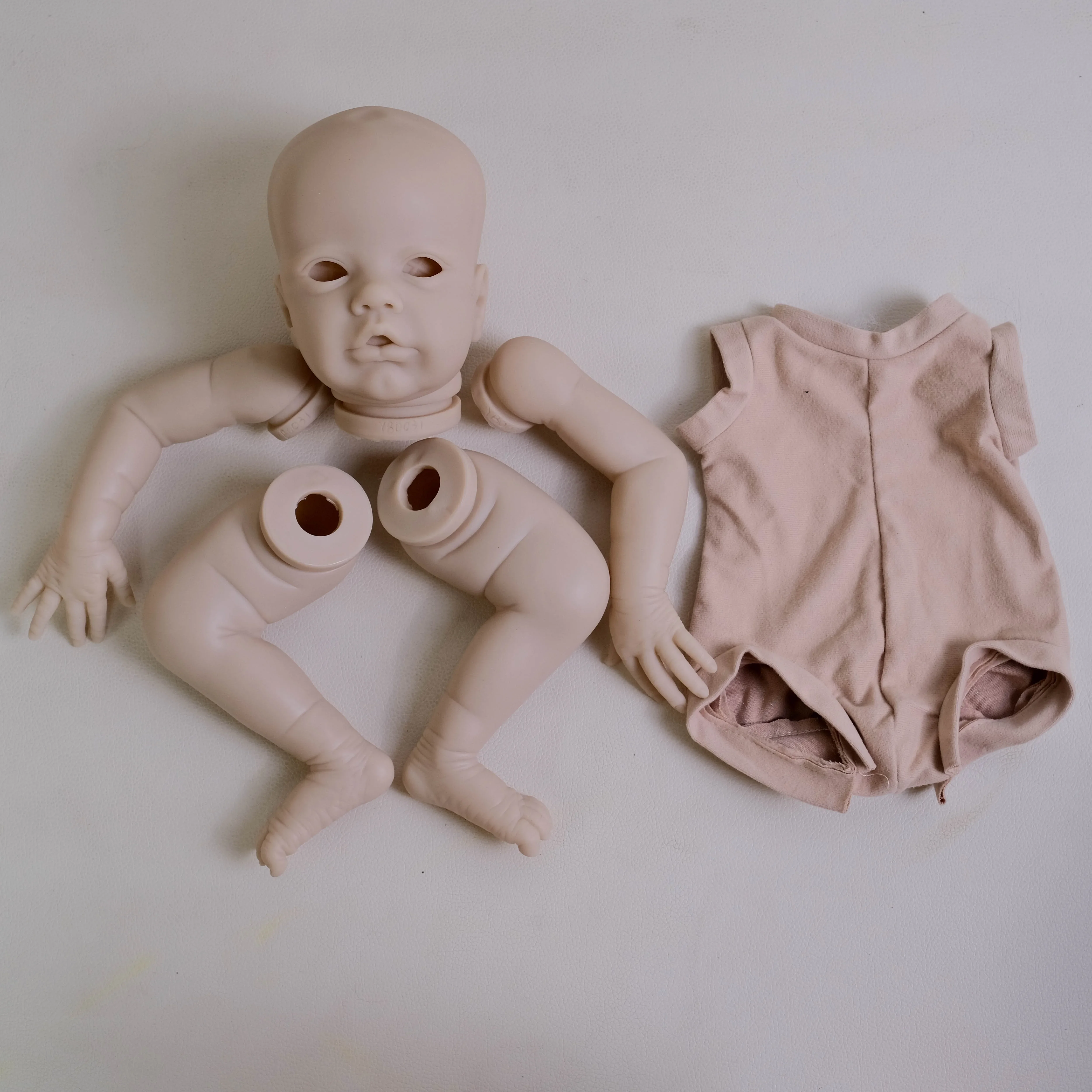 19 '' NPK Nuovo Arrivo Reborn Doll Kit Primrose Asleep/Awake Edizione Limitata Stampo In Bianco Kit di Colore Fresco con Corpo in Stoffa