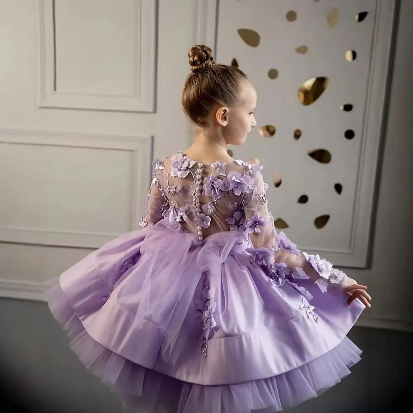 

Purple Flower Girl Dresses For Wedding With Bow Floral Appliques Knee Length Girl Birthday Dresses for Photoshoot Customized