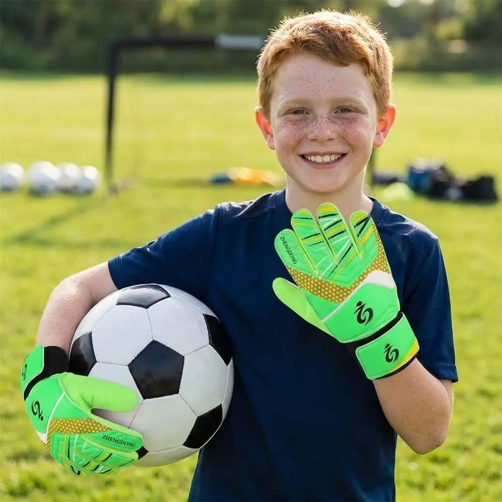 

1 пара двусторонних латексных детских футбольных перчаток с защитой пальцев и амортизацией, детские вратарские перчатки, дышащие, износостойкие