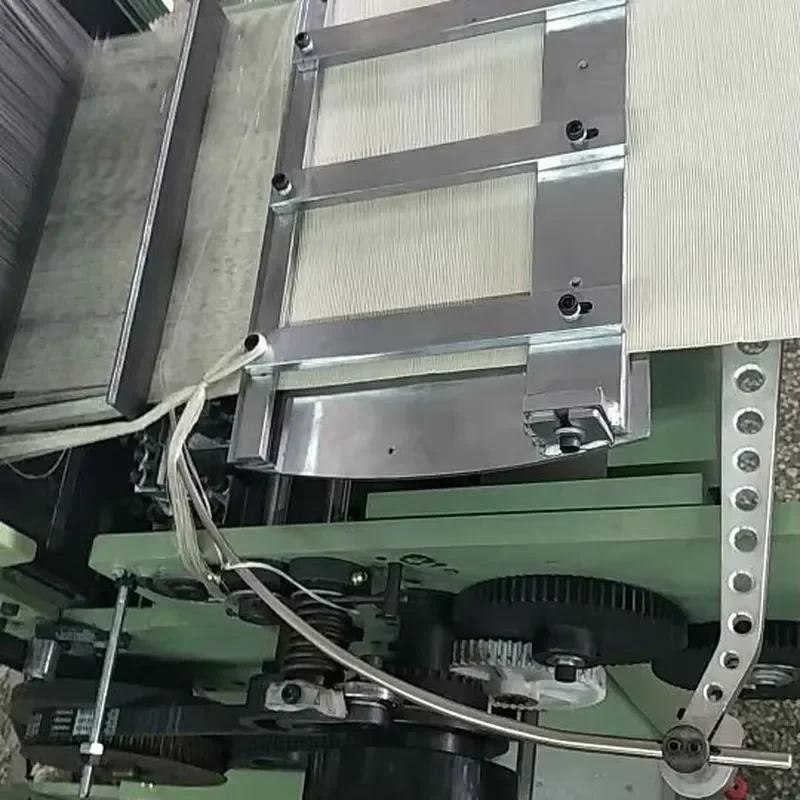 Heavy-duty narrow loom with a width of 300mm for ribbon weaving