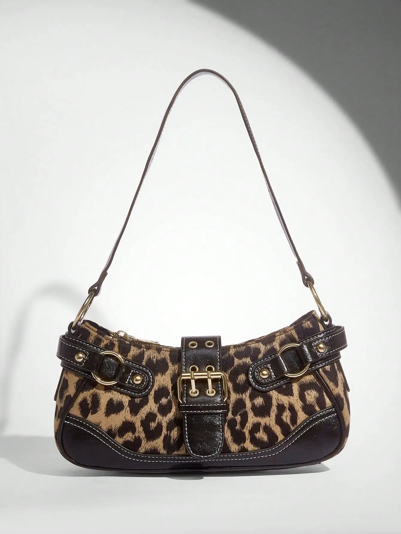 

Женская сумка через плечо из искусственной кожи с леопардовым принтом, декоративной пряжкой и контрастной отделкой