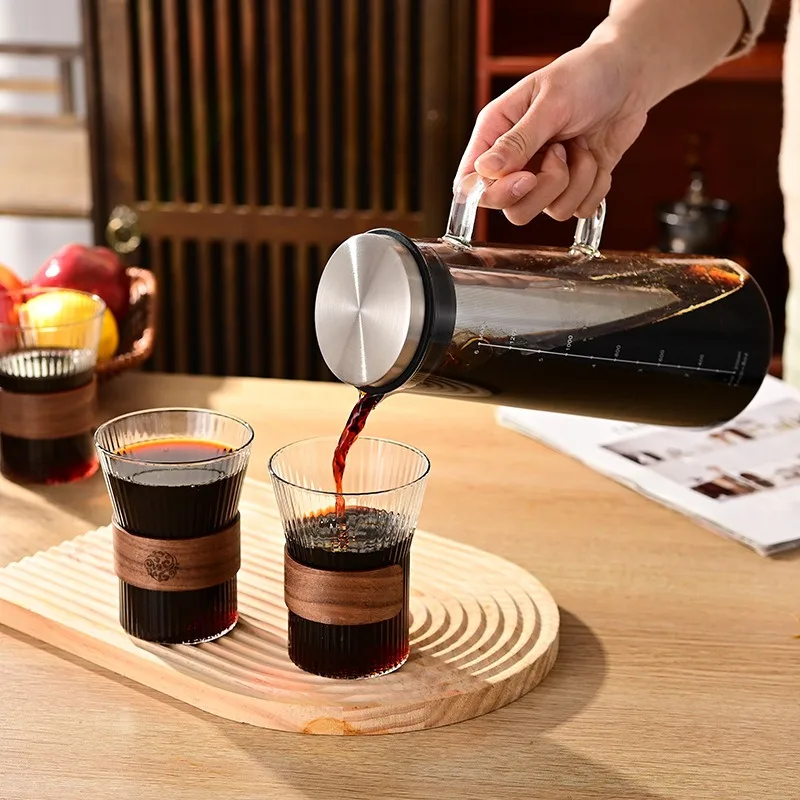 

Набор кофеварки для холодного приготовления со стеклянным кувшином и стеклянными чашками в комплекте, термостойкие, безопасные для холодильника для кофе со льдом/чаю