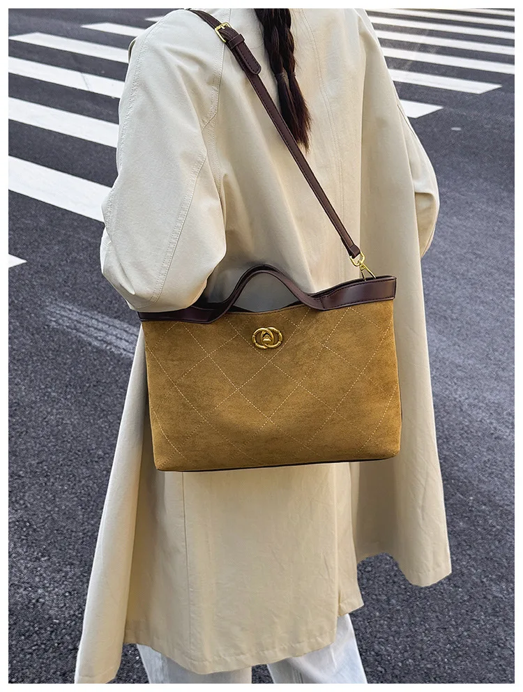 

2025 New Colorblock Tote Bag - Chain Strap Shoulder Purse, Large Capacity Crossbody Bag, Stylish Women's Handbag