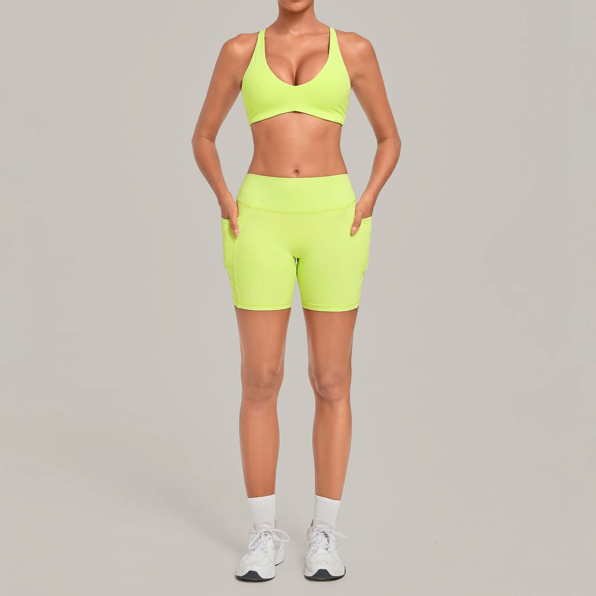 conjunto-de-yoga-para-mujer-con-sujetador-ajustable-de-espalda-cruzada-y-shorts-de-cintura-alta-con-efecto-levanta-gluteos-ideal-para-gimnasio-entrenamiento-deportes-al-aire-libre-correr-y-fitness
