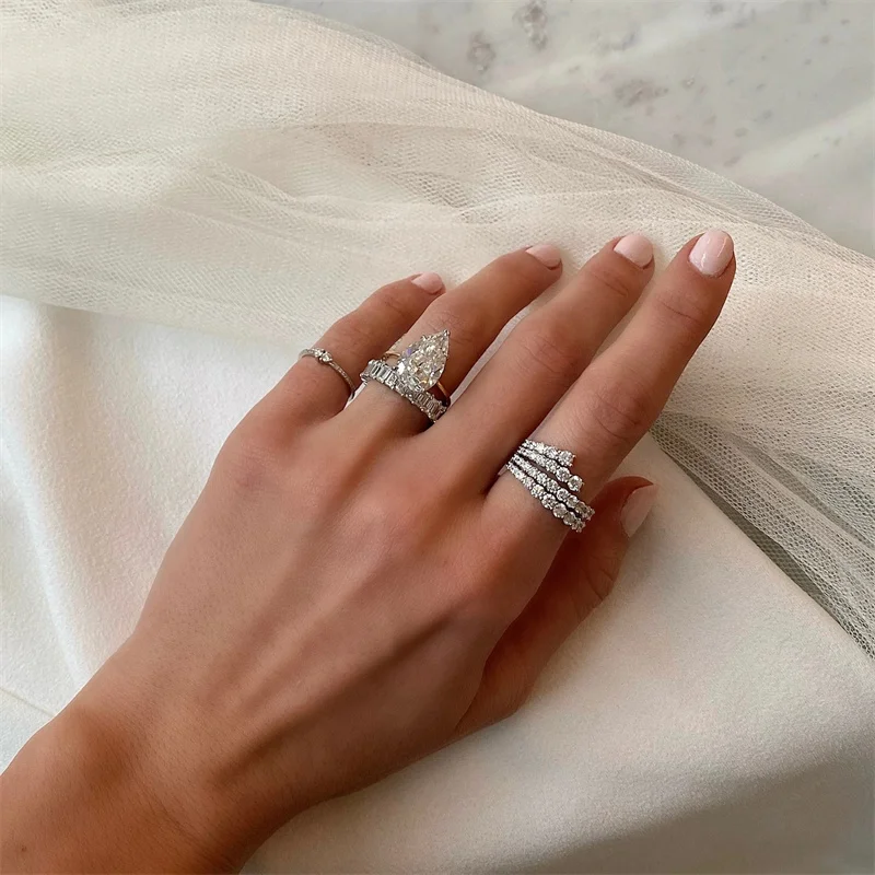 Women's Simple Stylish Lines Cubic Zirconia Ring, Silver Color