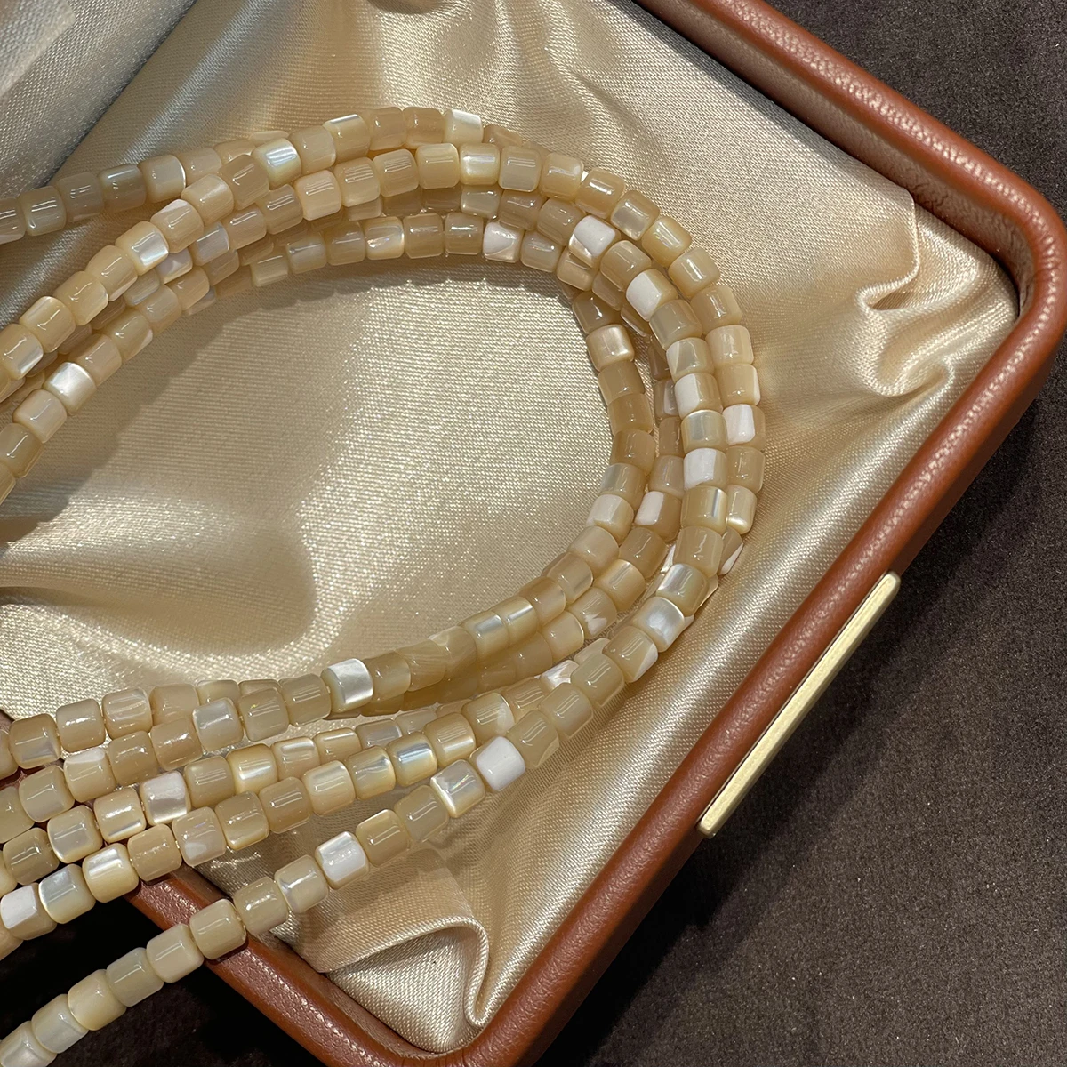Natural Horseshoe Snail Beads Cute True Color Round Tube Beads 4x4mm For Necklace Earrings Jewelry Making Accessories