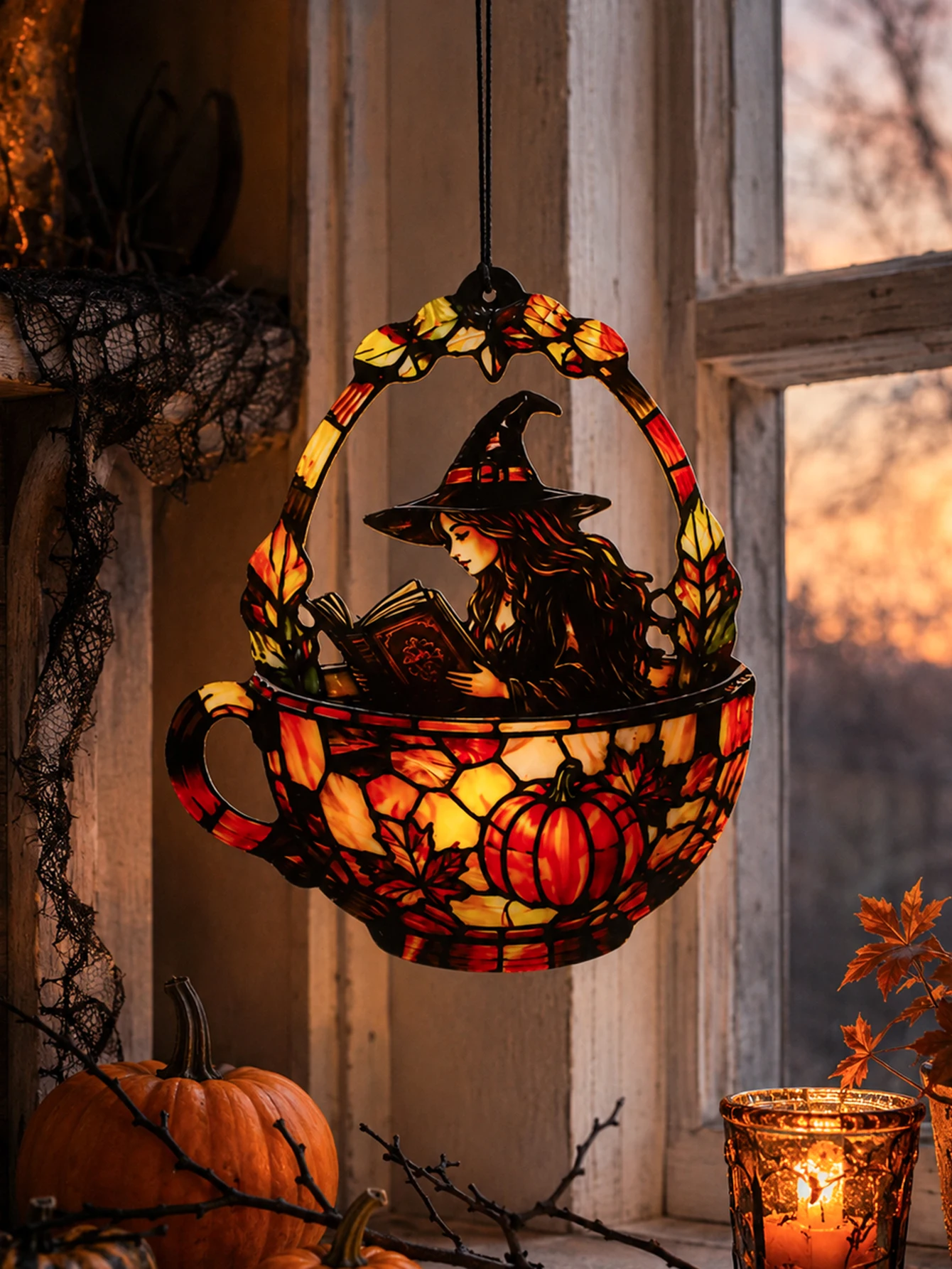 Halloween Teetassenförmiger Acryl-Sonnenfänger Fensterdekoration Hexe Schwarze Katze Kürbis Fledermaus Lesendes Design Wandornament Heimdekoration