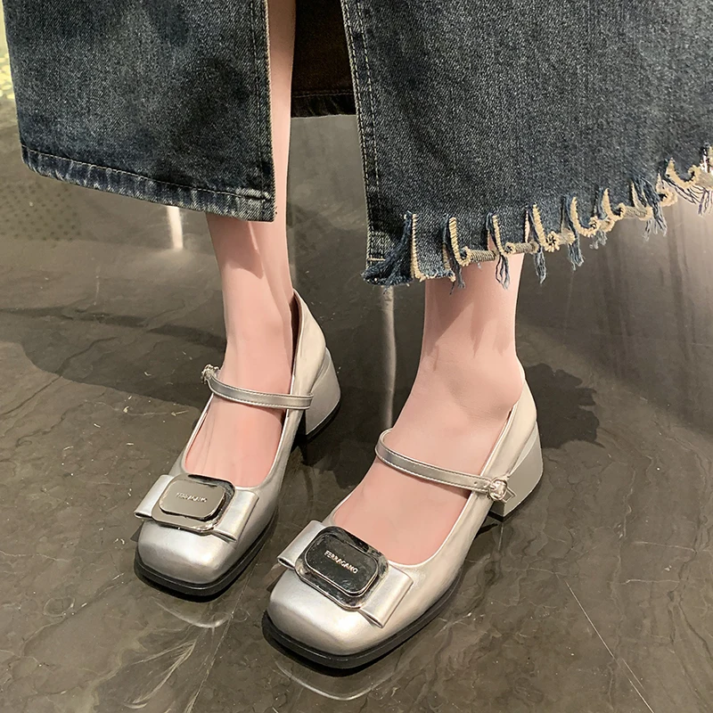 2024 Square Headed Women's Shoes 2024 Spring New Leather Shoes French Style Ladies Thick Heeled Mid Heeled Shoes Retro Mary Jane