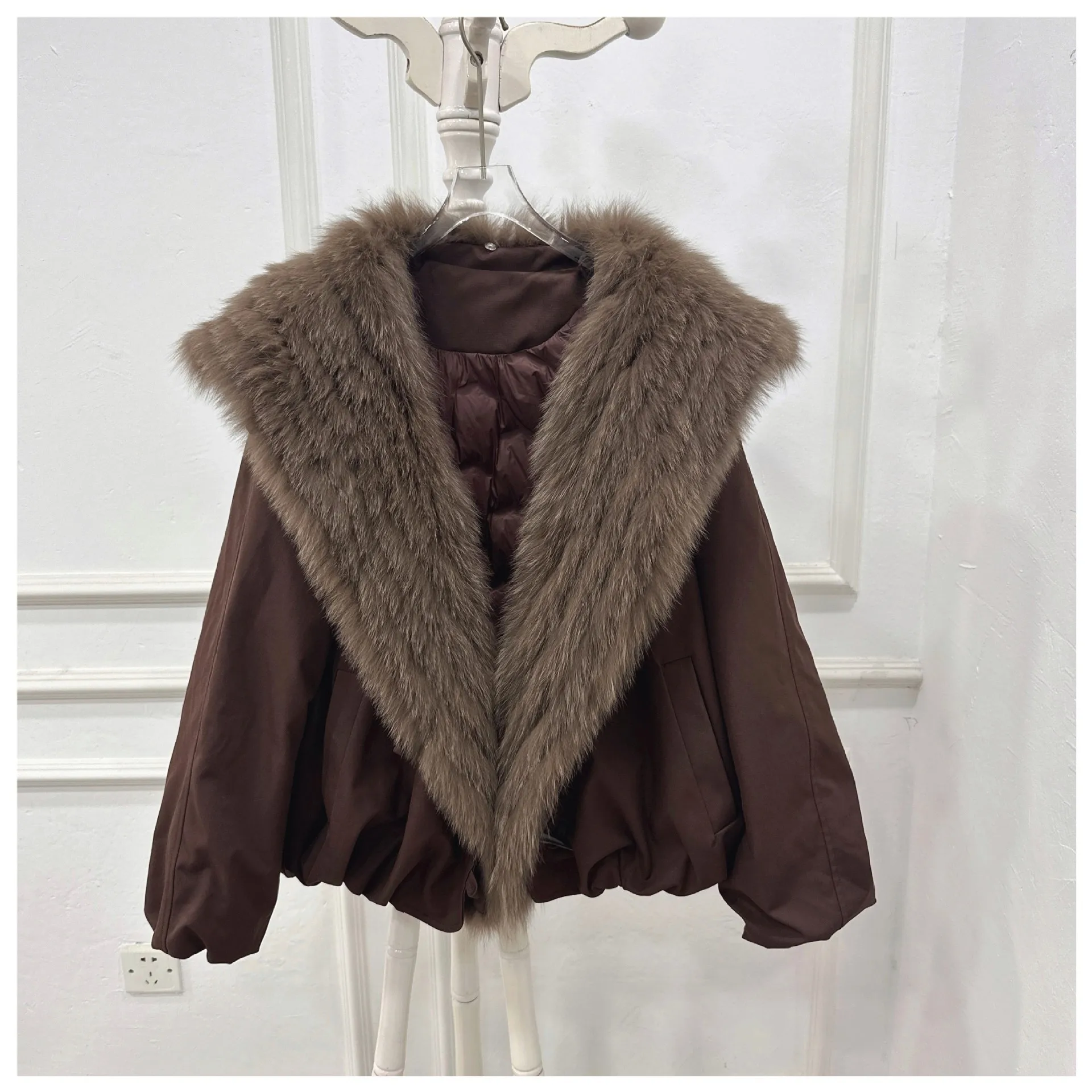 

Women's Fur Collar down Jacket Luxury Warm Winter Outerwear Autumn/Winter New Fox Fur Coat Women's Goose Down Jacket