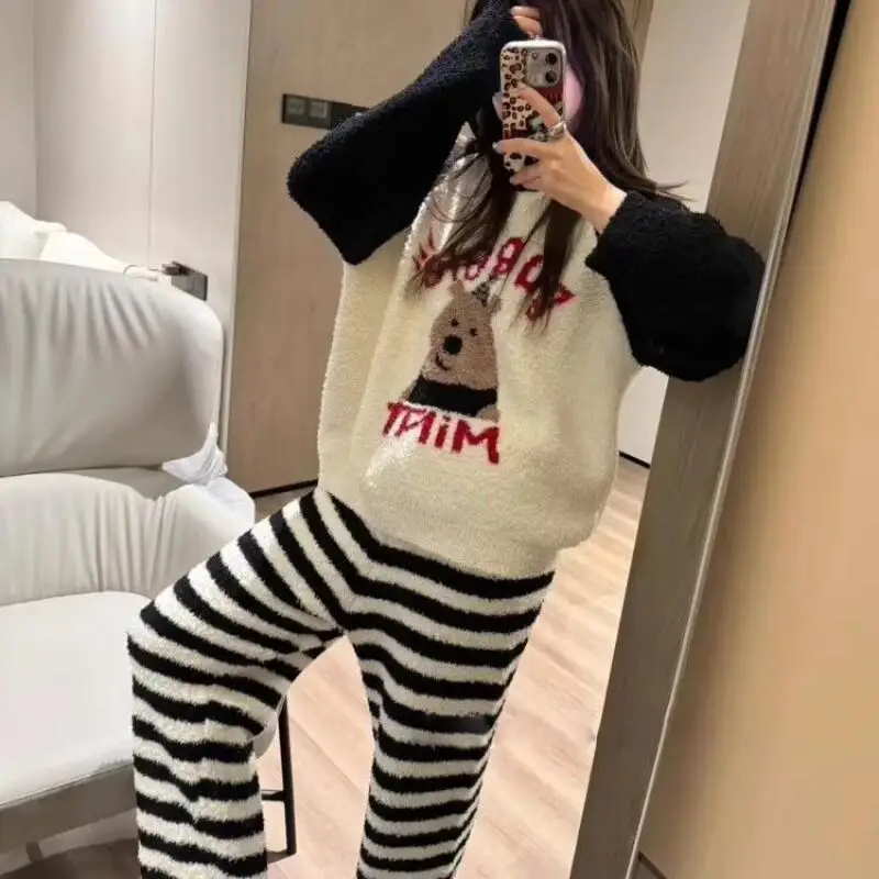 nuovo modello Pigiama da donna in pile corallo autunno inverno foderato in pile Indumenti da notte addensare tenere al caldo pigiama a mezza pile vestito homewear