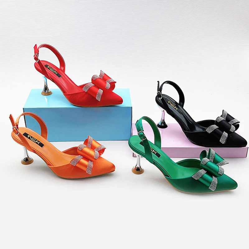 

Новые стильные женские тапочки со стразами и бантом - модная уличная удобная обувь премиум-класса с острым носком на шпильке, свадебные сандалии
