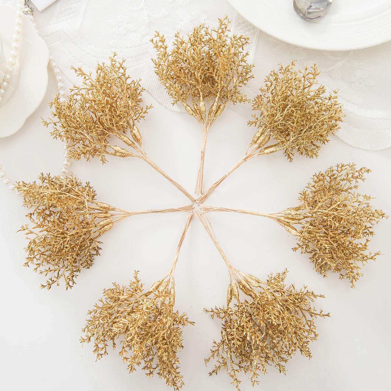1 Stück simulierte Pflanze kleine Kiefernzweige, DIY-Hochzeitsfeier-Dekoration, handgefertigte Blumenkranzherstellung, Pralinenschachtel-Zubehör – Detail 3