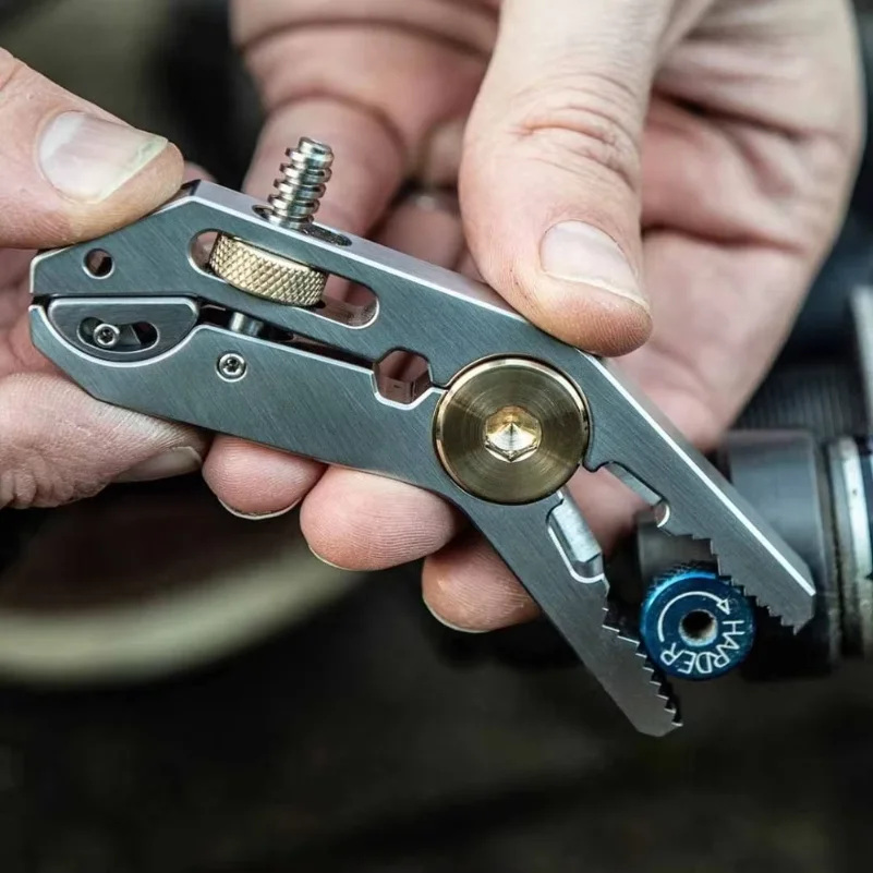 Parallel Wrench 5 in 1 Multi-tool Hex Screwdriver Pliers Electrical Disconnect Pliers Clamp Portable Bottle Opener