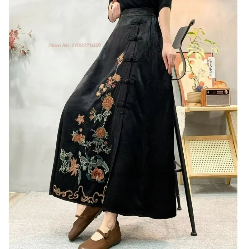 تنورة صينية عتيقة لعام 2025 تنورة جاكار ساتان مطرزة بالزهور الوطنية تنورة شعبية تقليدية شرقية على شكل حرف a على شكل وجه حصان