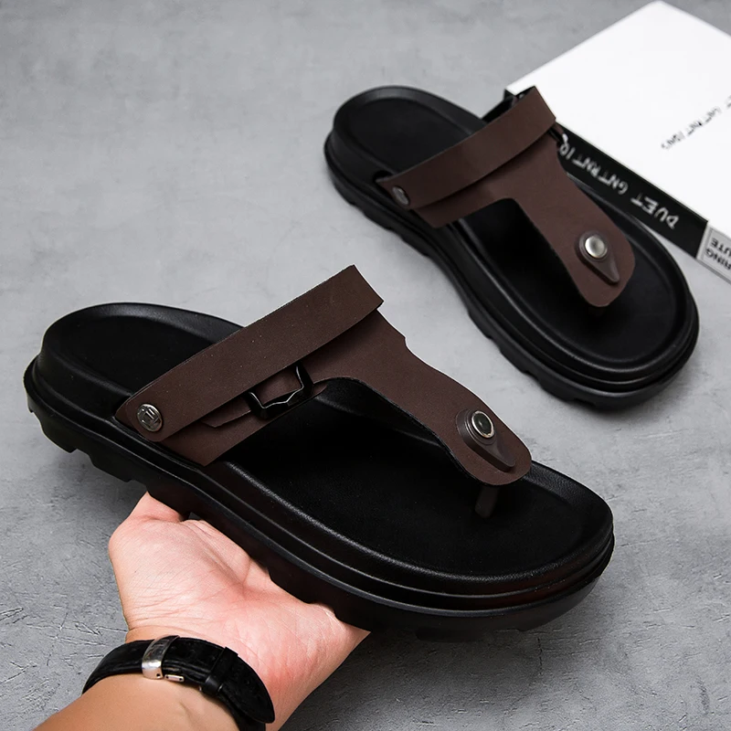 

Мужские пляжные сандалии на низком каблуке в лаконичном стиле, мужские пляжные тапочки из искусственной кожи, удобные черные 2024, новая летняя мужская повседневная обувь